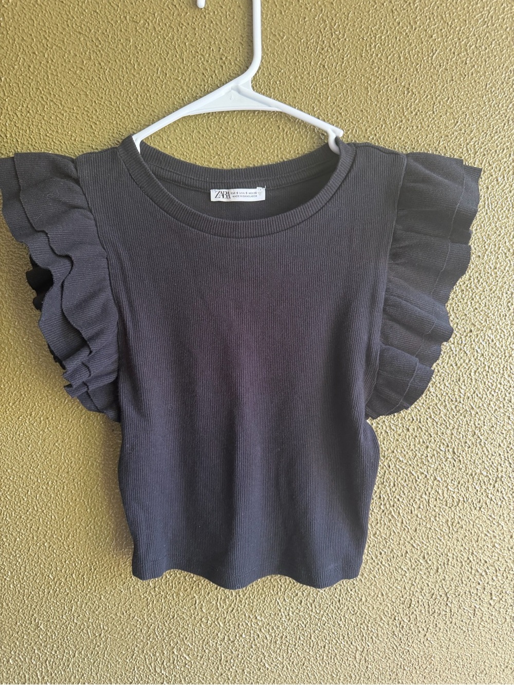 Zara Black Short Sleeve Tee with Ruffle Sleeves